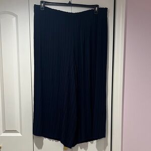 💋2/$20 Navy Pleated Wide-Leg cropped capri Pants plus size 2X